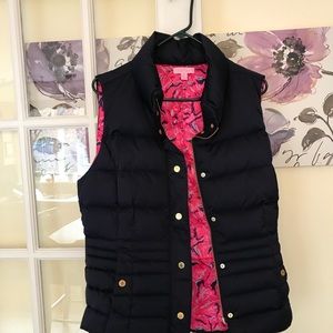 Lilly Pulitzer Navy Vest🎄🐠 Like new!